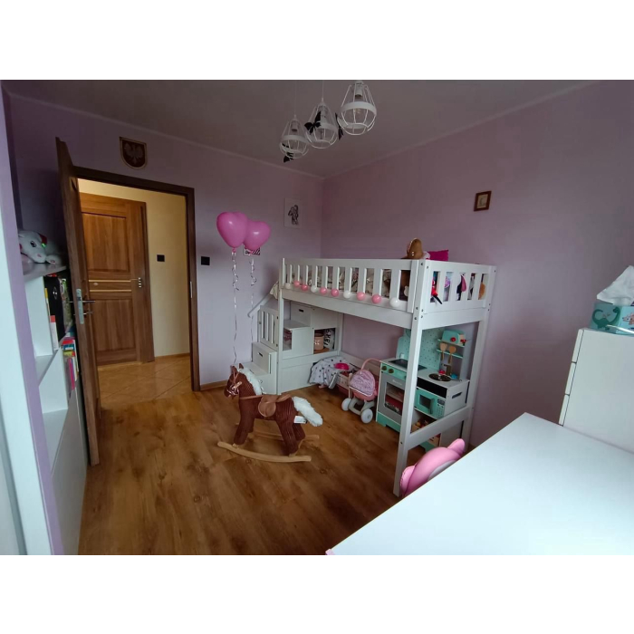 Modernes Halbhochbett – ideal für kleine Kinderzimmer